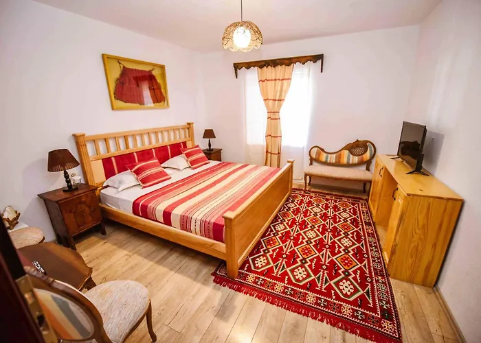 Hotel with view: Hotel Tradita