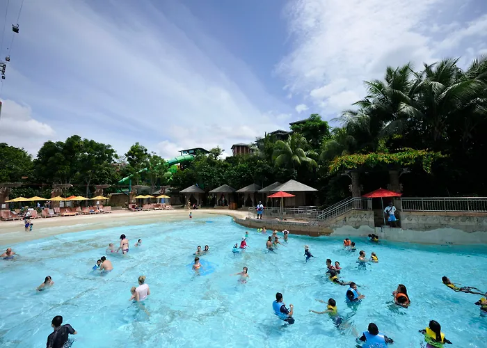 s World Sentosa - Michael