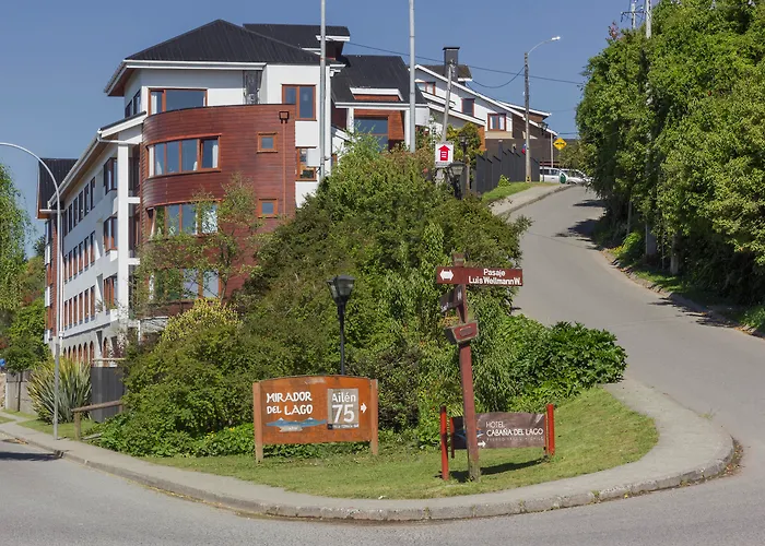 Hotel with pool: Hotel Cabana Del Lago Puerto Varas