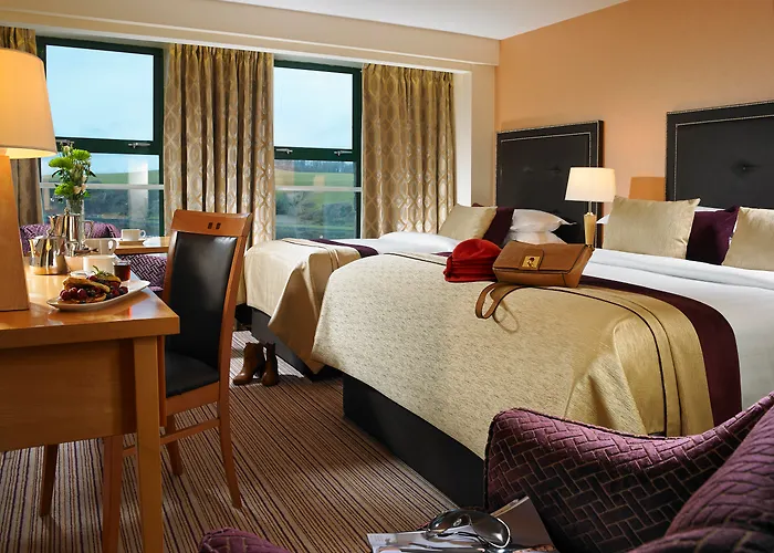 Luxury hotel only: Westport Coast Hotel