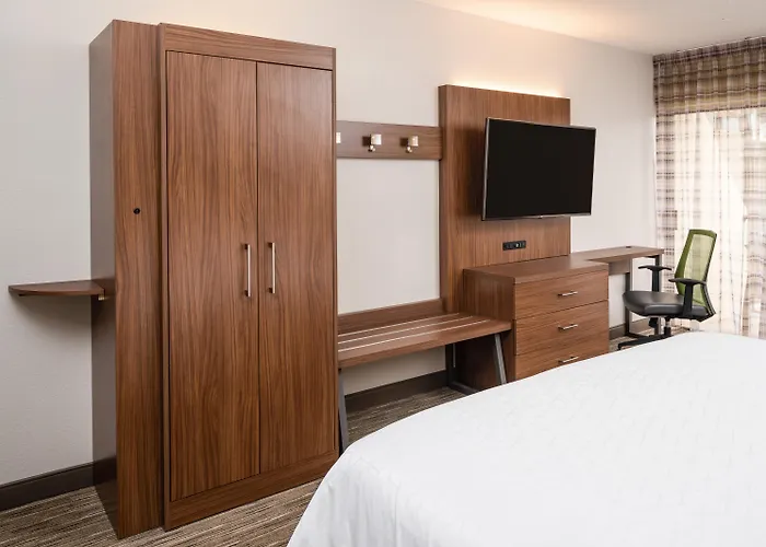 Resorts Guide Holiday Inn Express Boca Raton - West By Ihg