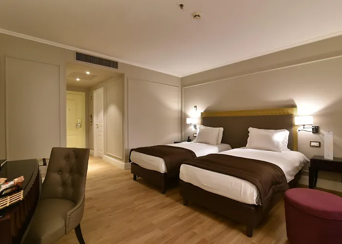  Grand Yerevan - Small Luxury s Of The World