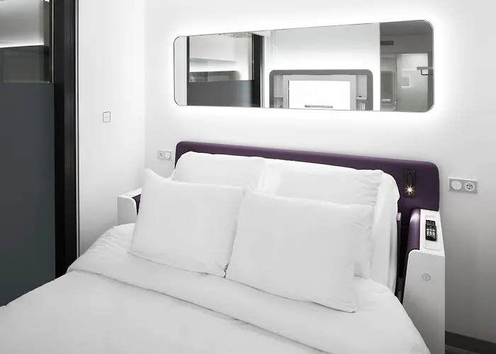 Yotel Airport, City Entrance