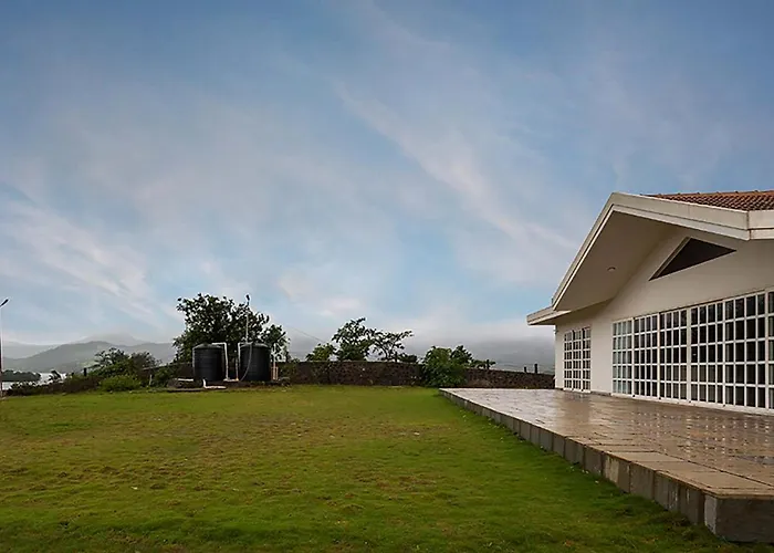 Villa: Stayvista'S Shivom Villa 12 - A Serene Escape With Views Of The Valley And Lake