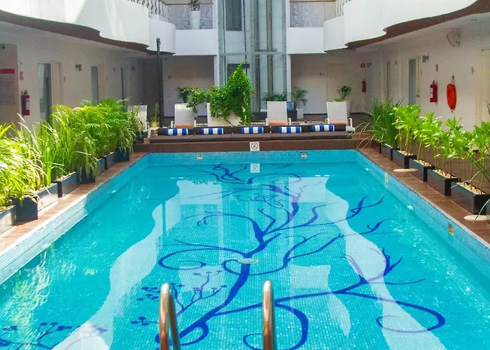 In Fashion Hotel & Spa (Adults Only)