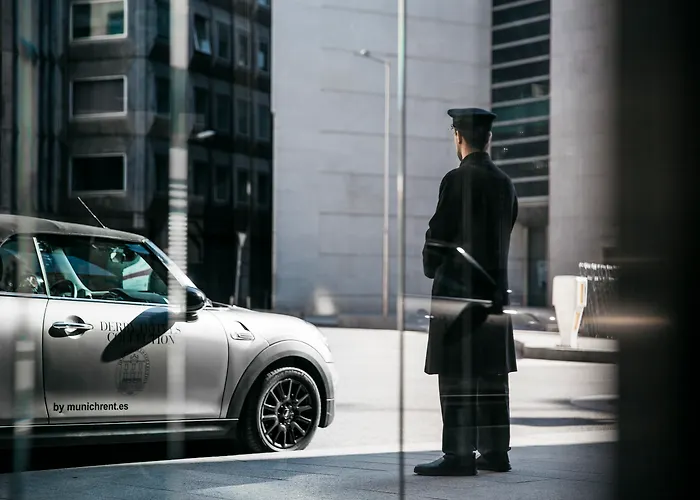 Animaux admis Urban, A Small Luxury Of The World
