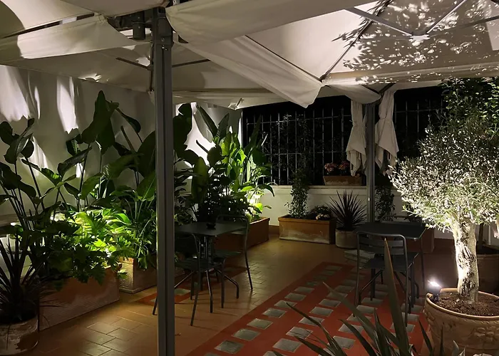 Central hotel: Affreschi Al Pantheon
