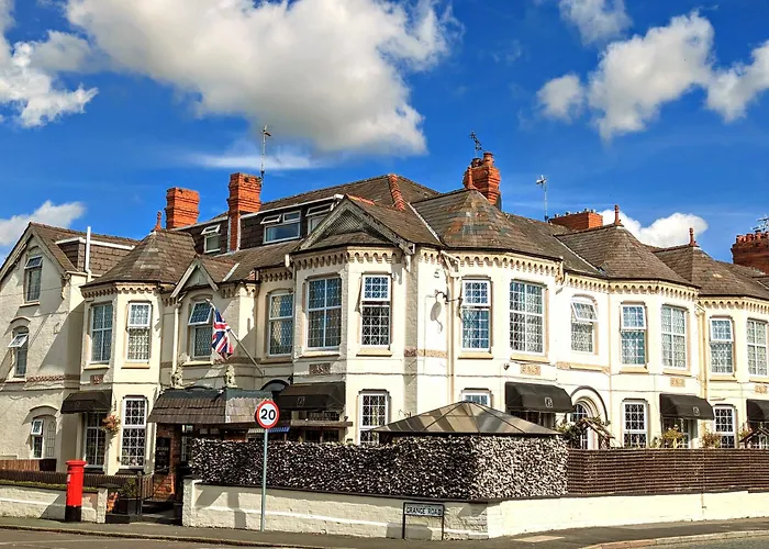 Brookside & Restaurant, Suitable For Solo Travelers Couples Educational Groups Families & Contractors Welcome