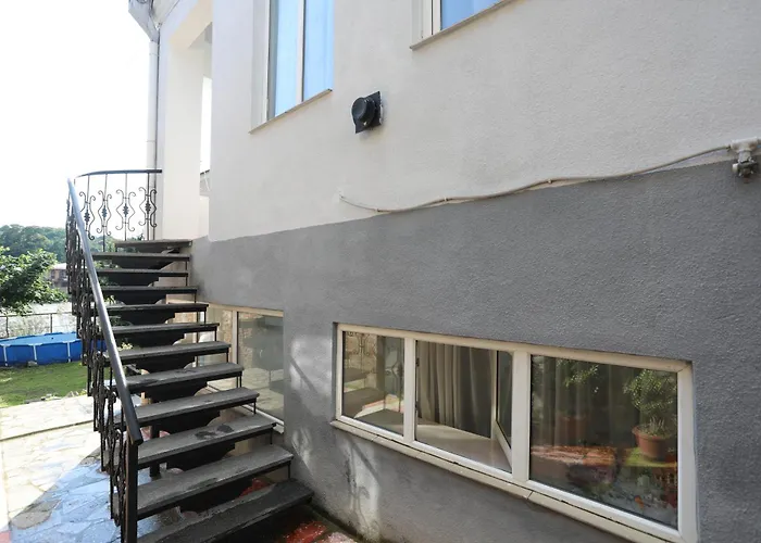 Hotels With Four Stars Aparthotel Rioni
