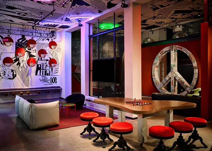 Resort: Hotel Zeppelin San Francisco