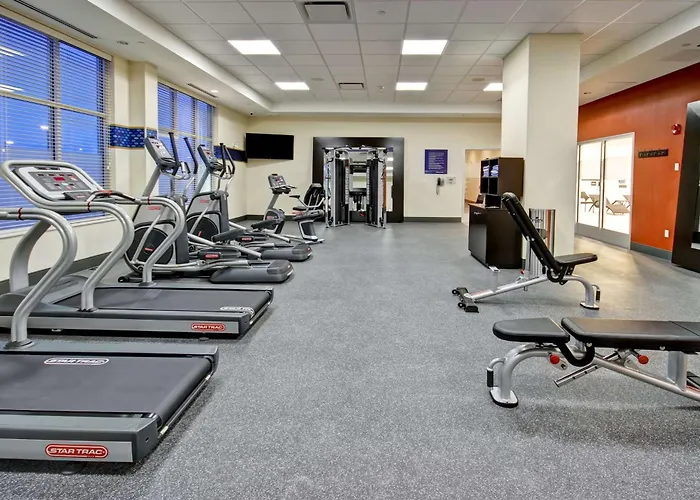 Hampton Inn & Suites -