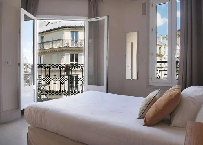 Hotel near College: Bonsejour Montmartre