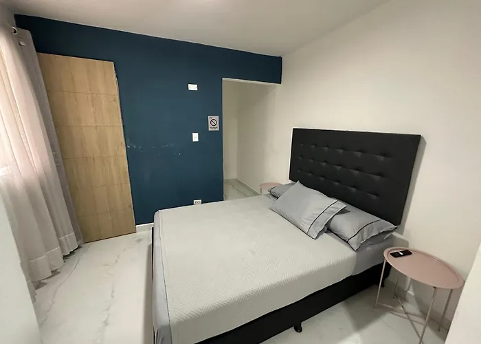 Cheap hotel: Hotel Florida Inn