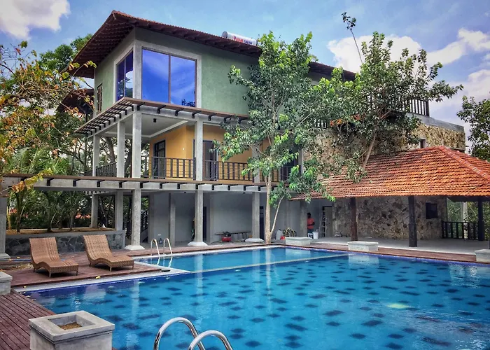 Serendip Stone Hotel And Bungalow