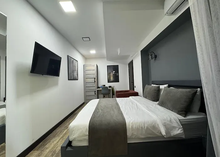 Phoenix Hotel