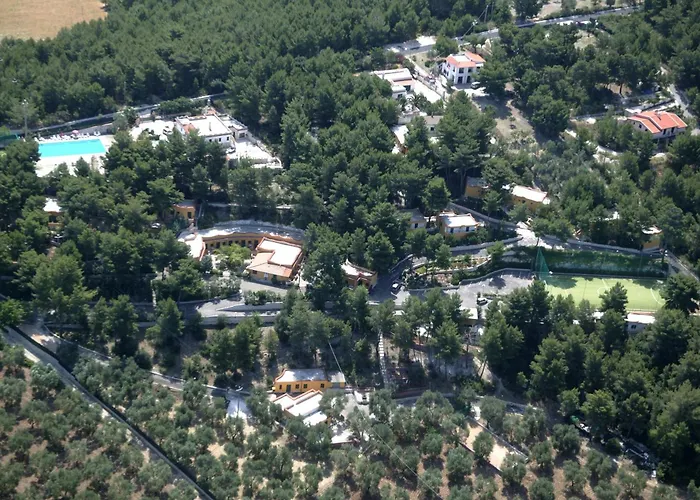 Hotel con piscina: Villaggio Elisena