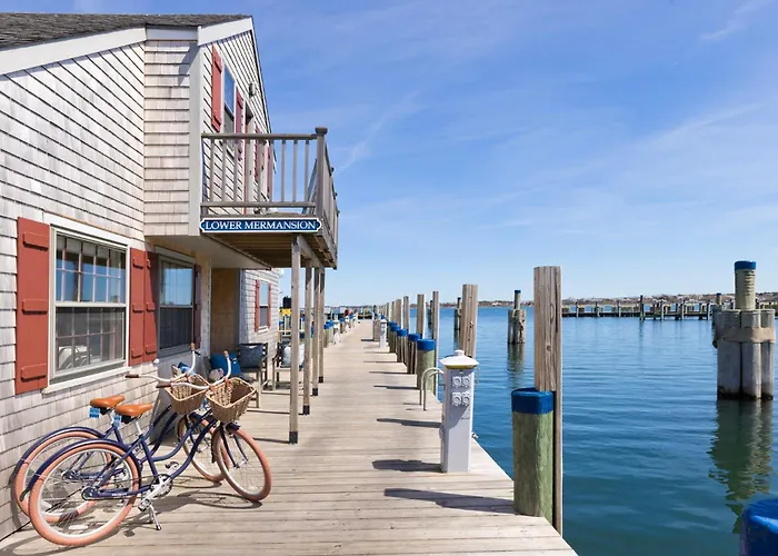 Dog friendly hotels Cottages At Nantucket Boat Basin