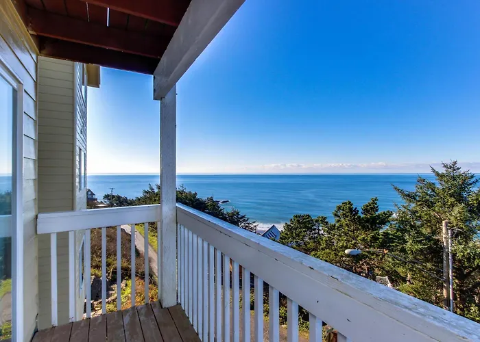 Sandstone Point Hotel