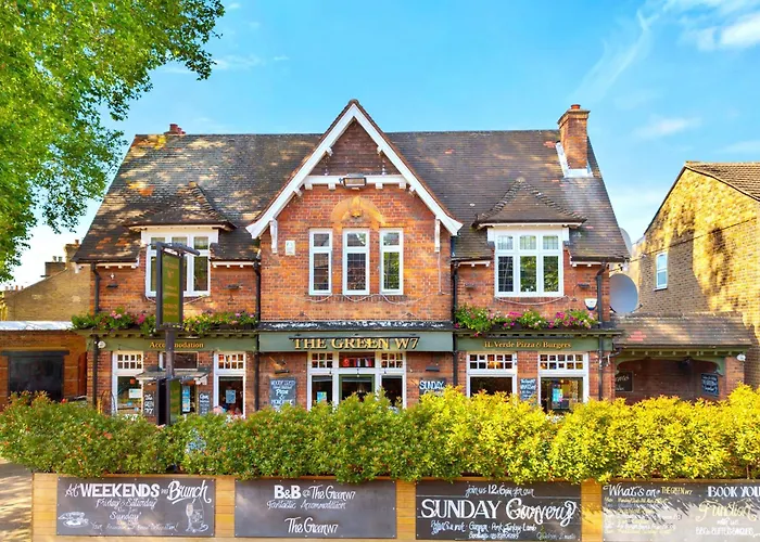 Airport Hotel: The Green W7