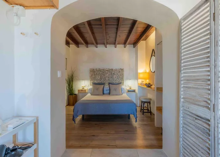 Resorts Guide La Tartana Boutique