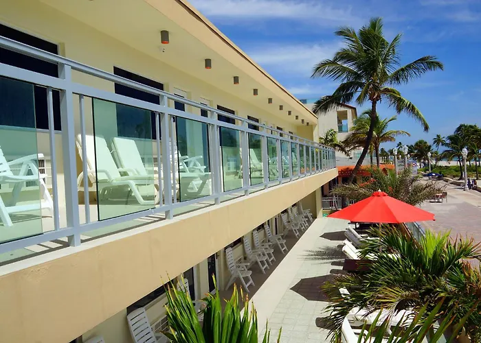 Motel: Diane Oceanfront Suites