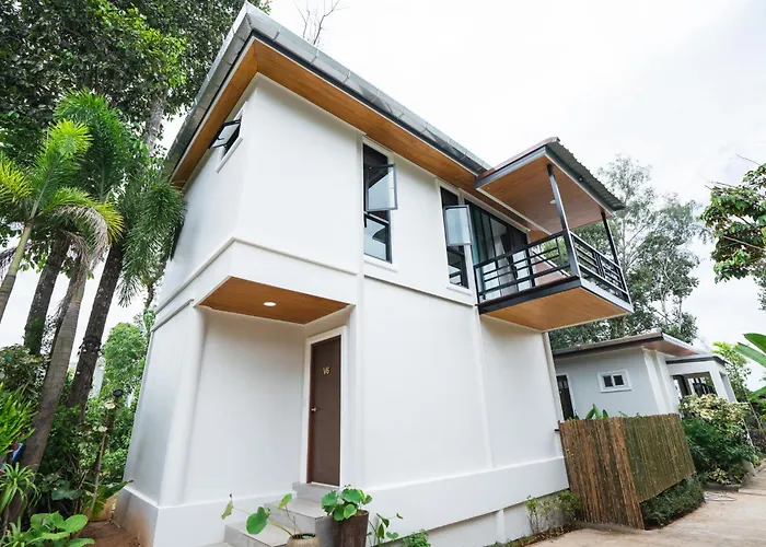BeachHouse Pool s