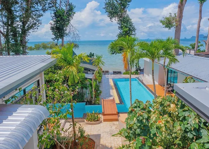 BeachHouse Pool s