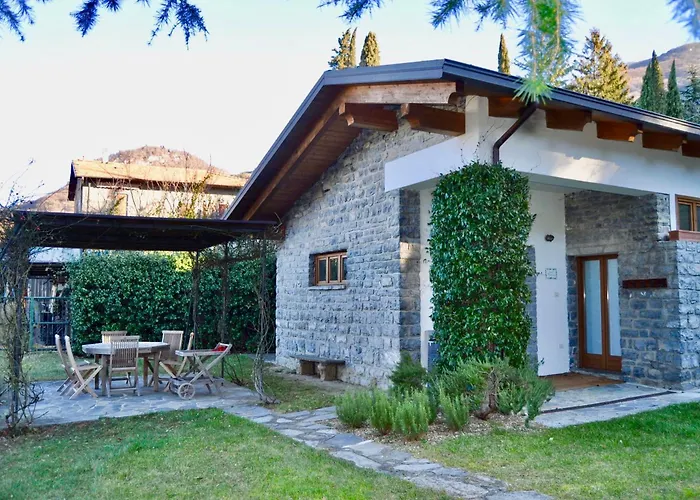 Hotel met zwembad: Agriturismo Castello Di Vezio