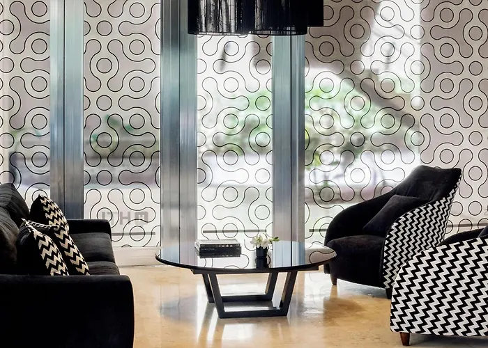 Hotel 4 estrelas: Htl City Baires