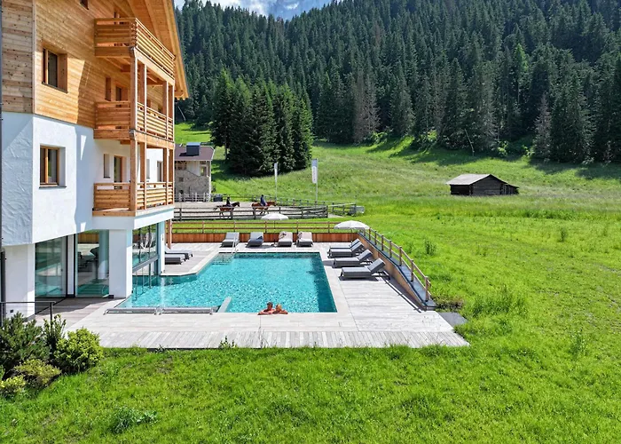 Hotel Con Piscina Pozzamanigoni