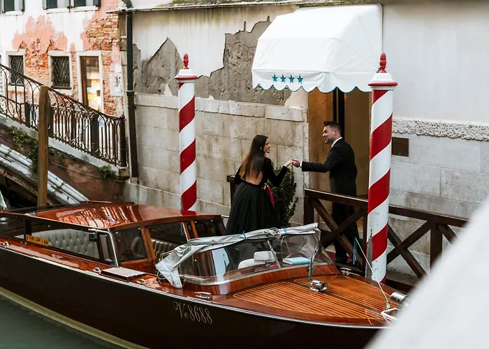 Romantic hotel: Hotel Al Ponte Dei Sospiri