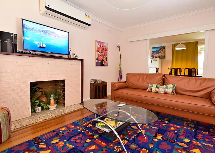 Two Pines, Whole Home In Tullamarine Near Airport!