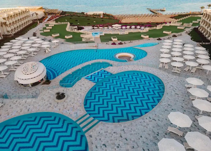 Sirena Beach Resort & Spa