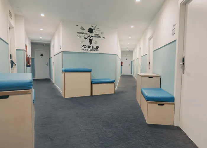 Lodge: Mola Hostel
