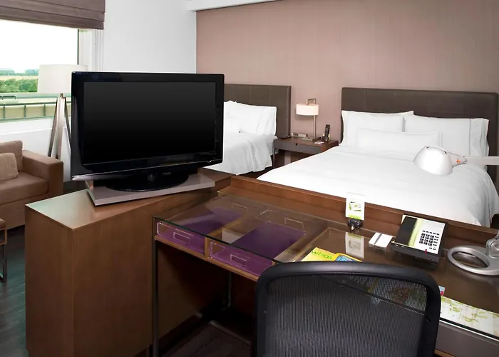 Family Hotel: Element Vaughan Southwest