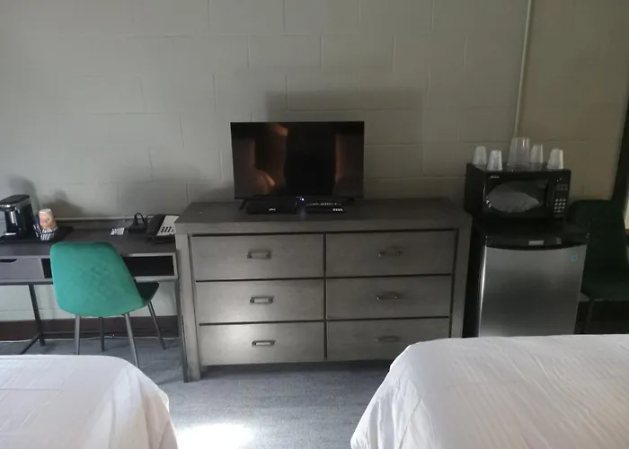 Cheap hotels Park Lane Motor Medicine Hat