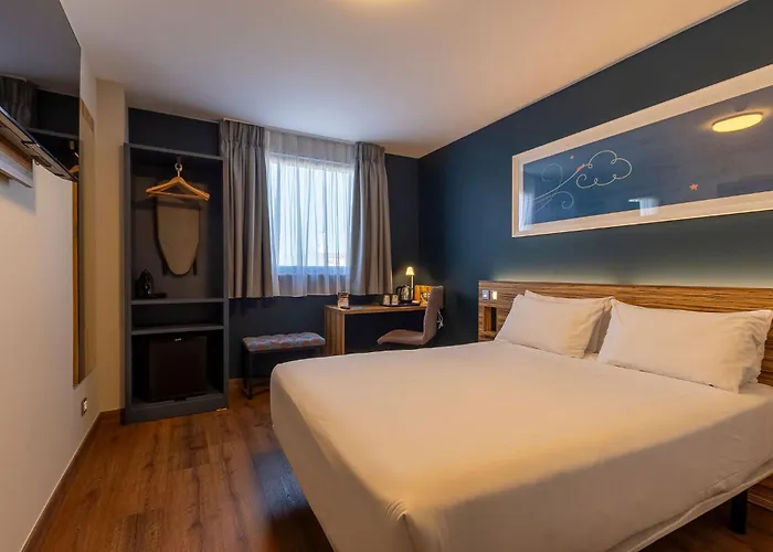  Travelodge Barcelona Poblenou