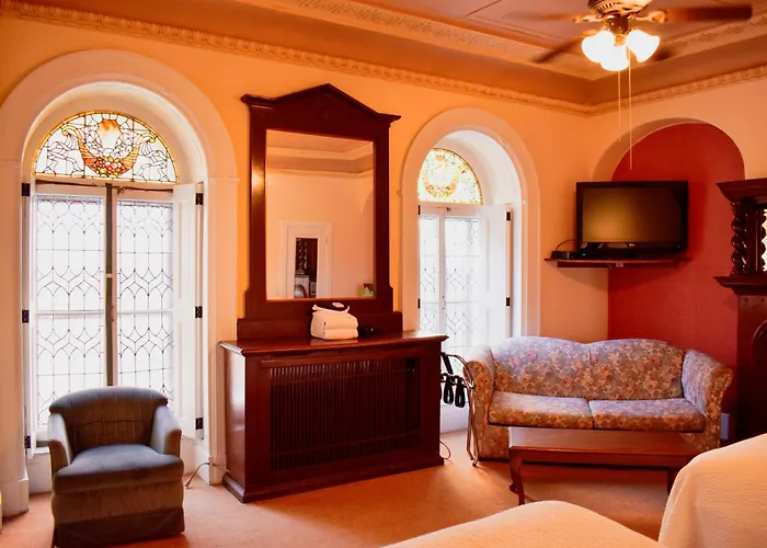 Hotel near College: Hotel Terrasse Dufferin