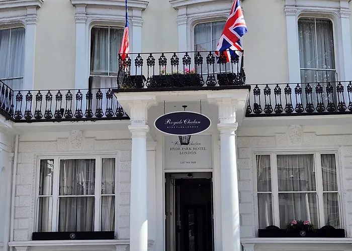 Beach hotel: The Royale Chulan Hyde Park Hotel