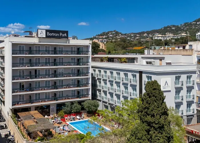 Hotel con piscina: Aqua Hotel Bertran Park