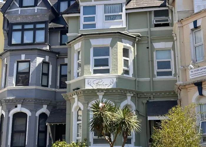 Boho - 4 Min Walk To Beach & Town