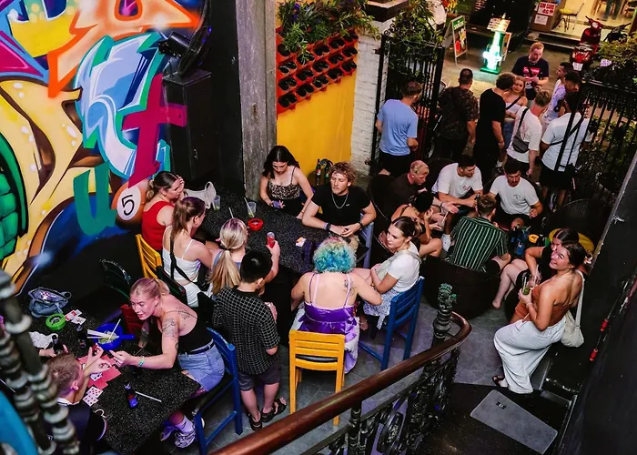 Hotel near College: The Hideout