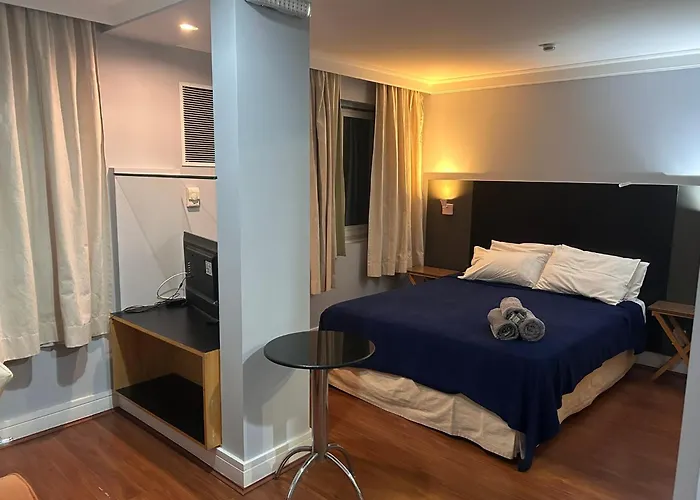 Hotel com piscina: Hotel Alameda Santos H1208