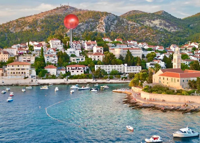 Ferienvermietung: Villa Milton Hvar