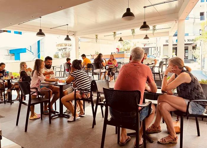 Romantic hotel: Villa White