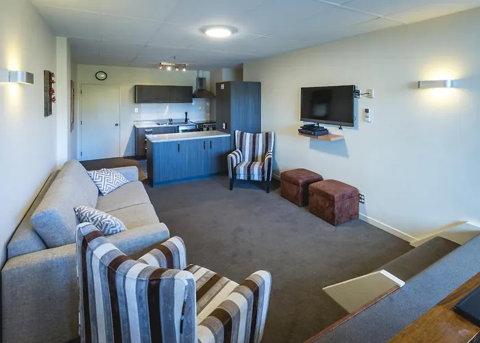  Lomond Lodge & Apartments