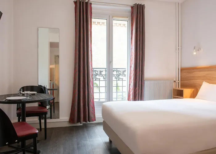 Family Hotel: Family Residence