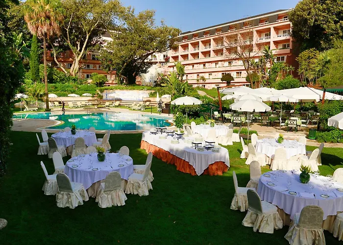 Hotel with pool: Olissippo Lapa Palace - The Leading Hotels Of The World