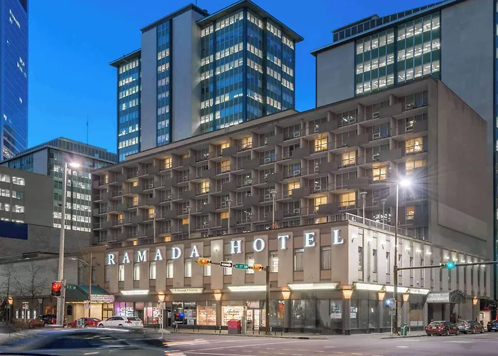 Dog friendly hotels Ramada Plaza By Wyndham Calgary Downtown