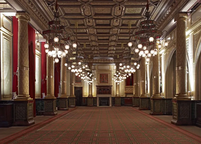Royal Horseguards ,